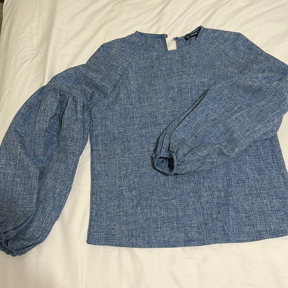 Bubble sleeve top